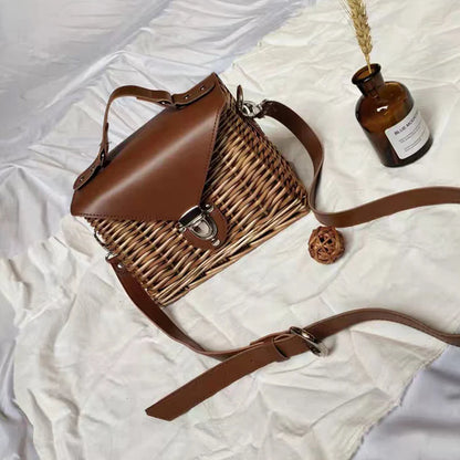 Rattan hollowed handbag